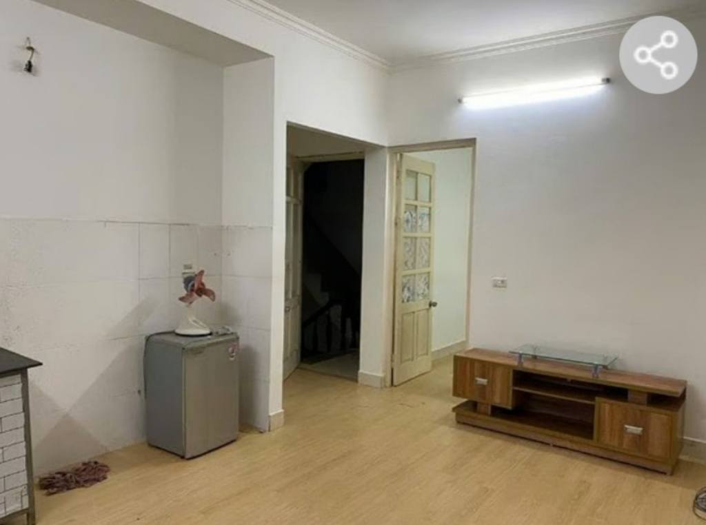 Cho thuê căn hộ Tập thể Trần Duy Hưng, 70m2, 2 ngủ, 7 Triệu - Ảnh chính